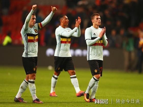 包含切尔西：与AC米兰就球员转会费用达成协议的词条